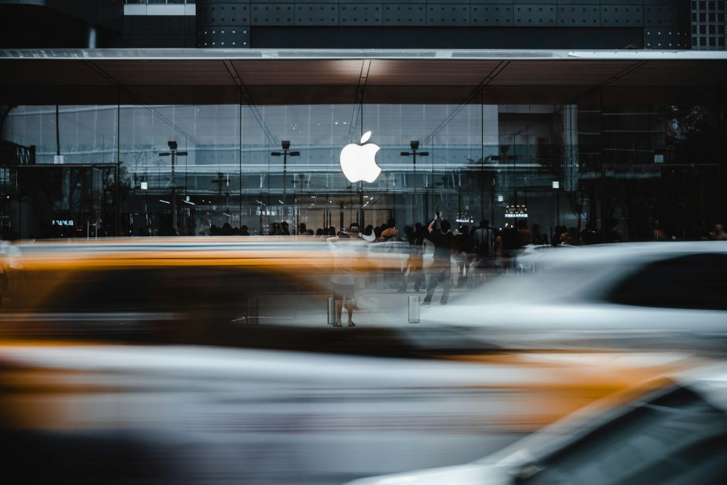 Apple Mengungkapkan Alasan Mengapa Apple Intelligence Tidak Tersedia di Perangkat Lama dan Menegaskan Ini Bukan Skema untuk Menjual iPhone Baru